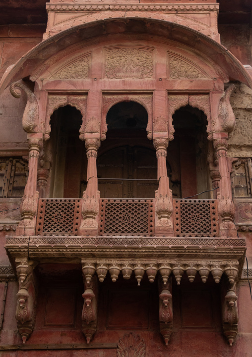 Beautiful balcony of a haveli in the old city, Rajasthan, Bikaner, India