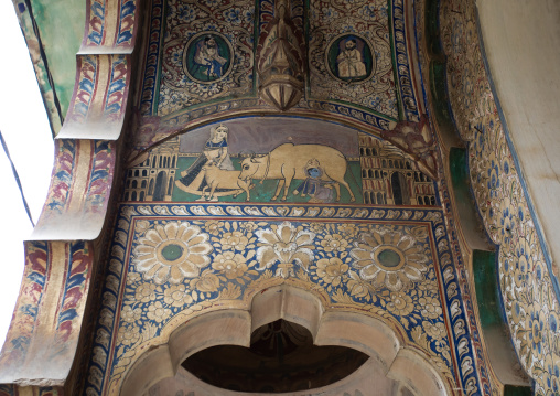 Wall paintings on an old haveli, Rajasthan, Nawalgarh, India