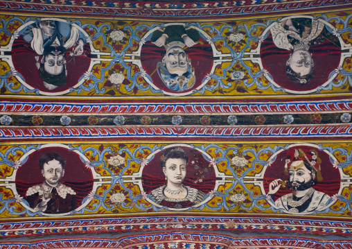 Wall paintings on an old haveli, Rajasthan, Nawalgarh, India