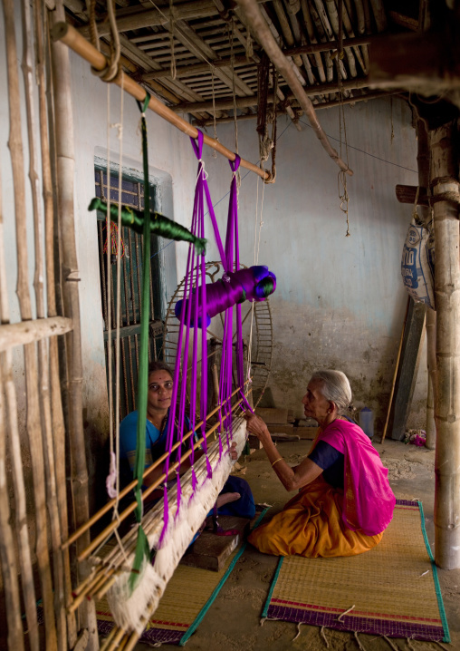 Sitting Ladies Making Sarees With An Traditional Wooden Weaving Loom, Kumbakonam, India