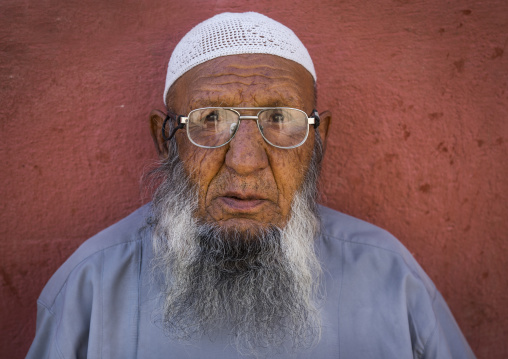Elderly shiite man, Fars province, Shiraz, Iran