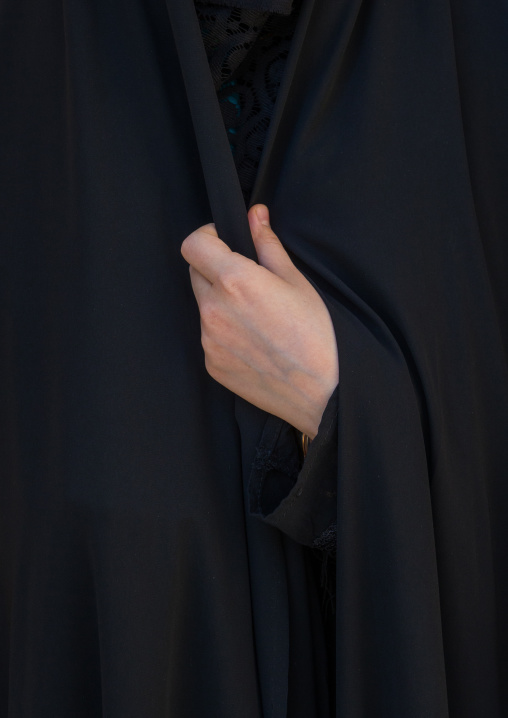 An Iranian Shiite Woman Hand During The Chehel Manbar Ceremony One Day Before Ashura, Lorestan Province, Khorramabad, Iran