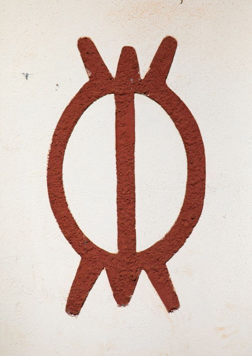 Perseverance symbol painted on the wall of the agni-indenie royal palace, Comoé, Abengourou, Ivory Coast