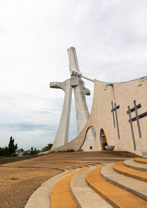 Roman catholic st. Paul's cathedral built by the italian architect Aldo Spirito at the initiative of Félix Houphouët-Boigny, Région des Lagunes, Abidjan, Ivory Coast