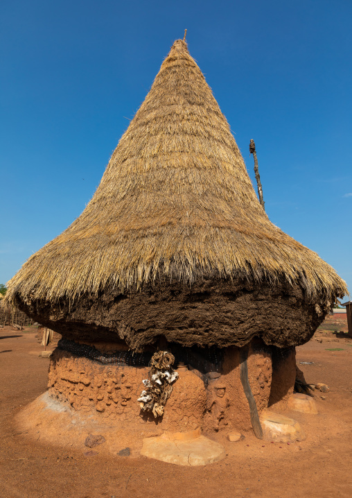 Senufo fetish house whose roof gets a new layer every year, Savanes district, Niofoin, Ivory Coast