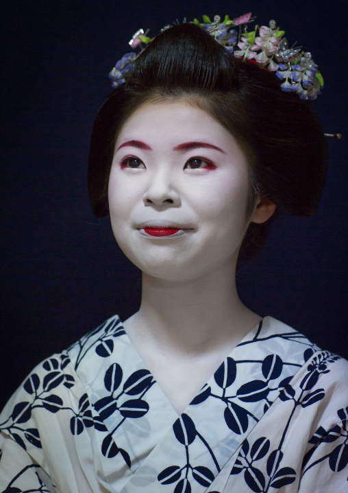16 Years old maiko called chikasaya, Kansai region, Kyoto, Japan