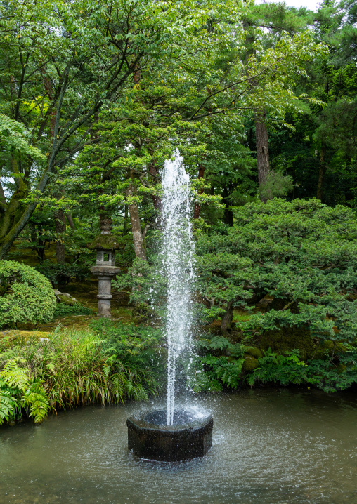 The oldest fountain of the country in Kenroku-en garden, Ishikawa Prefecture, Kanazawa, Japan