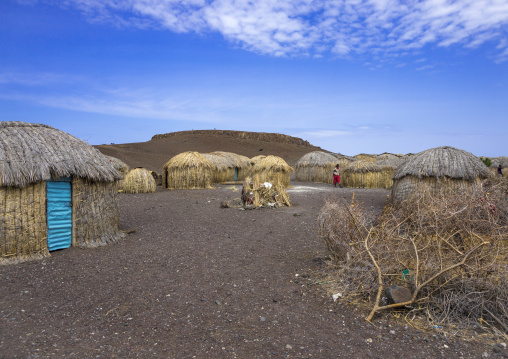 Grass huts in el molo tribe village, Turkana lake, Loiyangalani, Kenya
