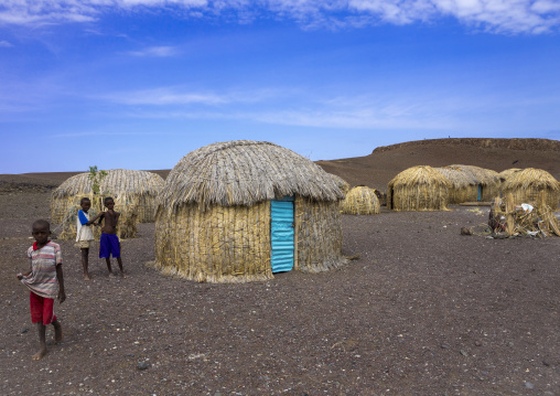 Grass huts in el molo tribe village, Turkana lake, Loiyangalani, Kenya