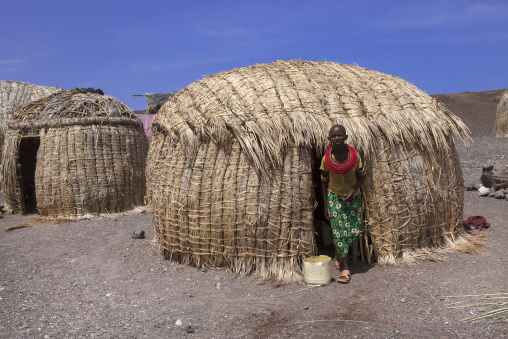 Grass huts in el molo tribe village, Turkana lake, Loiyangalani, Kenya
