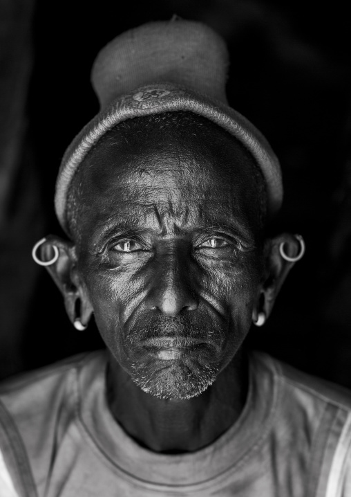Rendille tribe old man, Marsabit district, Ngurunit, Kenya