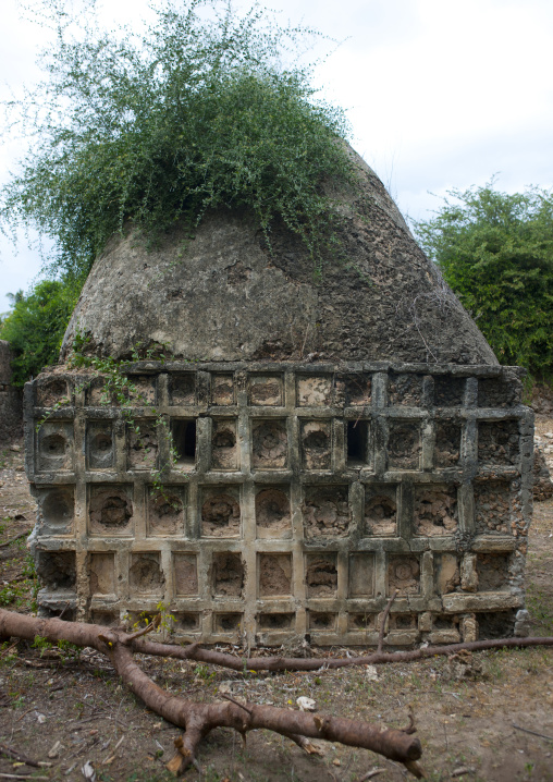 Old muslim grave, Lamu County, Pate Island, Kenya