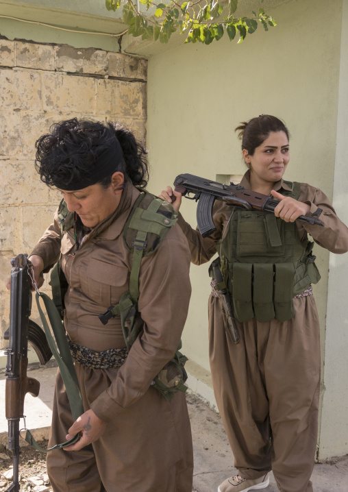 Peshmergas Women Of The 2Nd Battalion Going To The Frontline, Sulaymaniyah, Kurdistan, Iraq