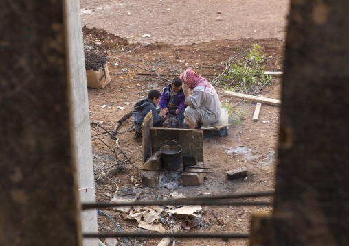 Yazidi Refugees From Sinjar Living In An Under Construction Building, Duhok, Kurdistan, Iraq