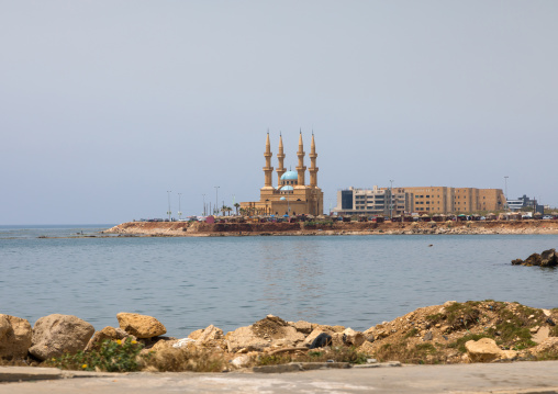 Corniche el Mina mosque, North Governorate, Tripoli, Lebanon