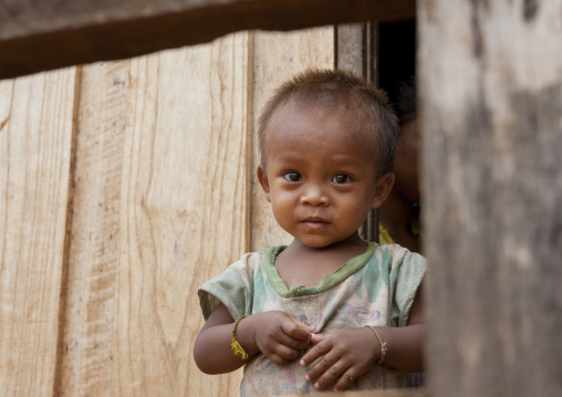Alak kid, Boloven, Laos