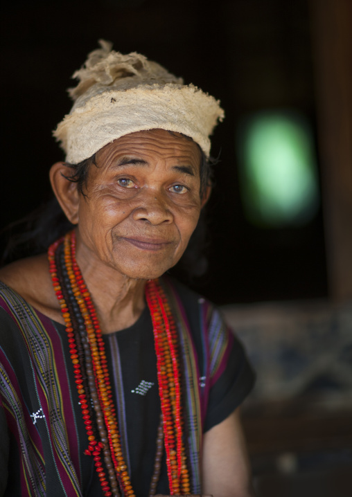 Lavae minority woman, Tadfan, Laos