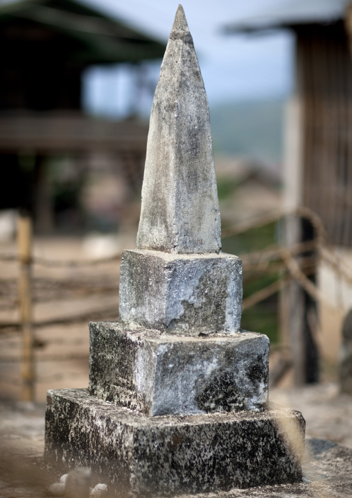 Lao lum grave, Houei xay, Laos