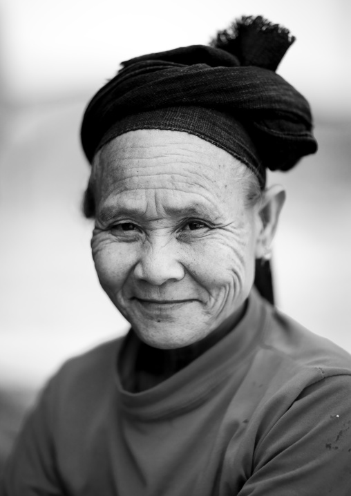 Old phou noy woman, Muang sing, Laos