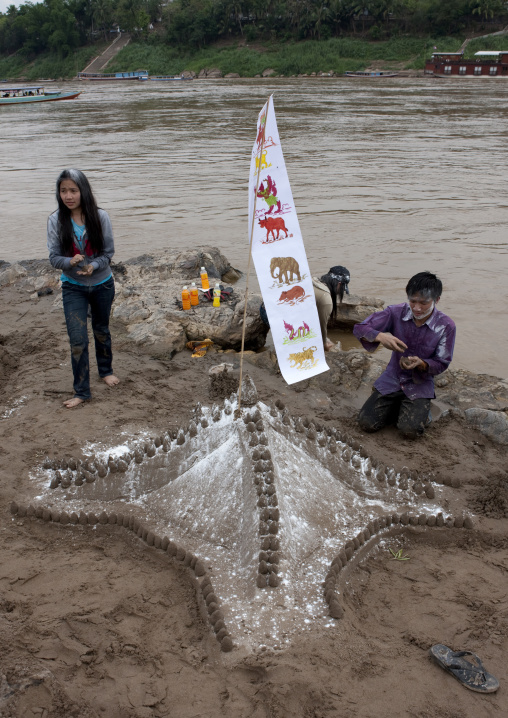 Teenagers during pii mai lao new year celebration, Luang prabang, Laos