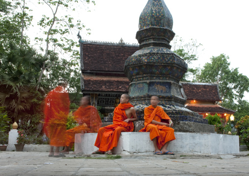 Monks in temple vat xieng thong, Luang prabang, Laos