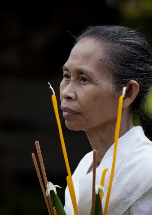Woman during pimai lao ceremony, Luang prabang, Laos