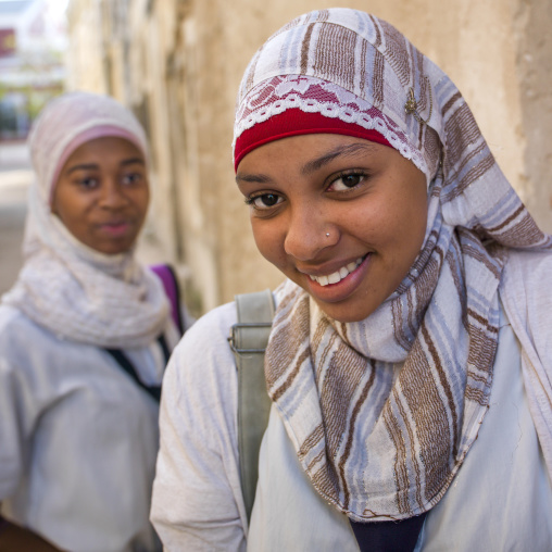 Smiling Young Muslim Women, Ilha de Mocambique, Nampula Province, Mozambique