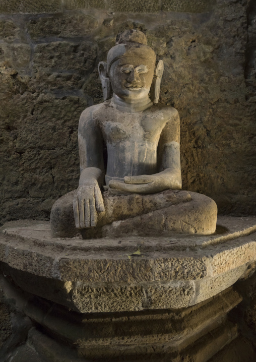 Buddha Statue In Kothaung Temple, Mrauk U, Myanmar