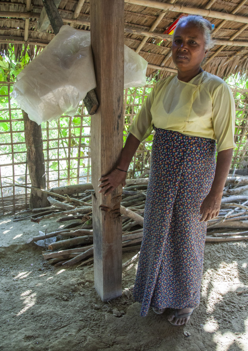 Rohingya Woman Showing The Pillar Of Her House Cut By 969 Extremists Buddhists, Thandwe, Myanmar