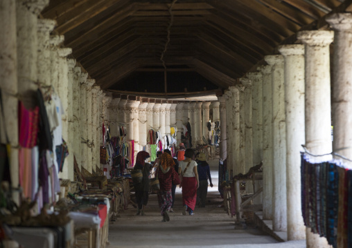 Market In Shwe Inn Thein Paya Temple Alley, Inle Lake, Myanmar