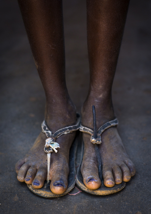 Mucawana Tribe Girl Who Put Pen Ink On Her Toenails, Ruacana, Namibia