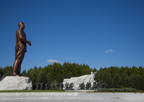 Statue of Kim il Sung in the Grand monument of lake Samji, Ryanggang Province, Samjiyon, North Korea