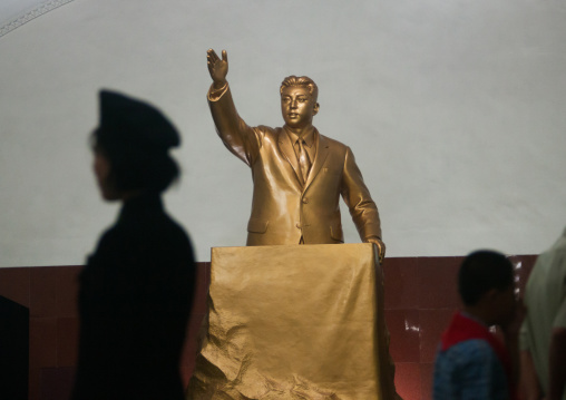 Golden statue of Kim il Sung in Kaeson metro station in front, Pyongan Province, Pyongyang, North Korea