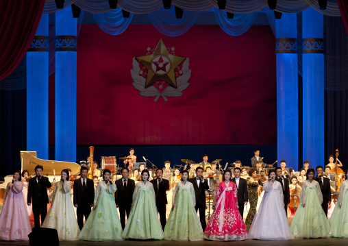 North Korean artists performing eugene oneguine alexandre pouchkine's opera, Pyongan Province, Pyongyang, North Korea