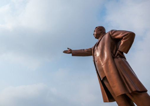 Kim Il-sung statue in Mansudae monument, Pyongan Province, Pyongyang, North Korea