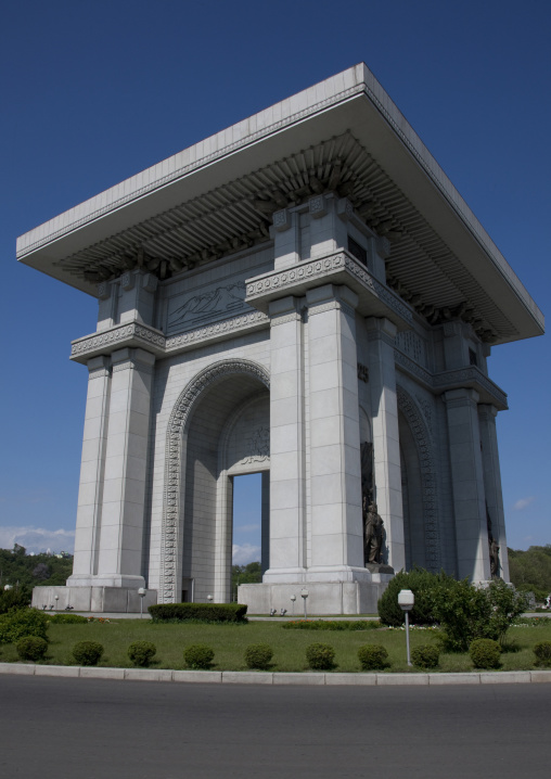 The arch of triumph built to commemorate the Korean resistance to japan from 1925 to 1945, Pyongan Province, Pyongyang, North Korea