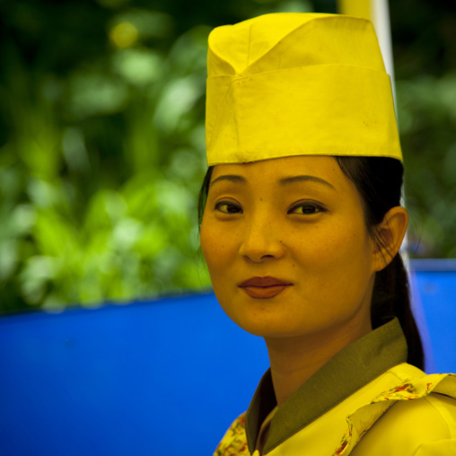 North Korean cook in hyangsan hotel restaurant, North Pyongan Province, Myohyang-san, North Korea