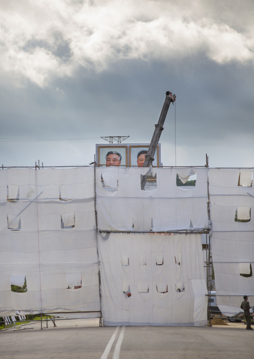 Official portraits of Kim il Sung and Kim Jong il in progress, Pyongan Province, Pyongyang, North Korea