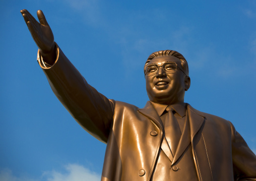 Kim Il-sung statue in the Grand monument on Mansu hill, Pyongan Province, Pyongyang, North Korea