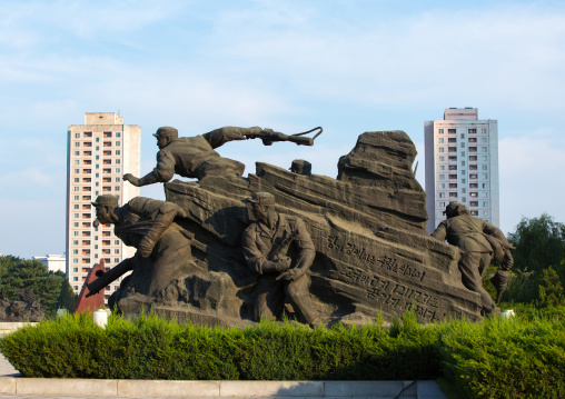 Statue of a soldiers and sailors at the entrance to the victorious fatherland liberation war museum, Pyongan Province, Pyongyang, North Korea