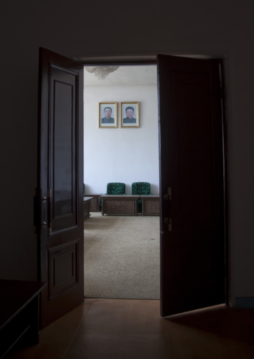 Official presidents portraits in a room, North Hamgyong Province, Pyongyang, North Korea