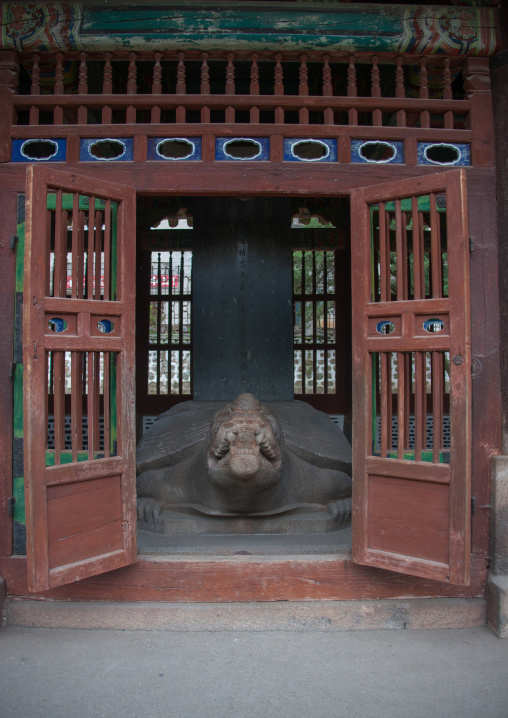 Pyochung pavilion turtle monument to loyalty, North Hwanghae Province, Kaesong, North Korea