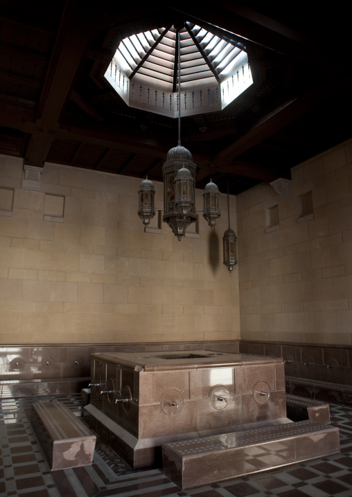 Inside Of Sultan Qaboos Grand Mosque In Muscat, Oman