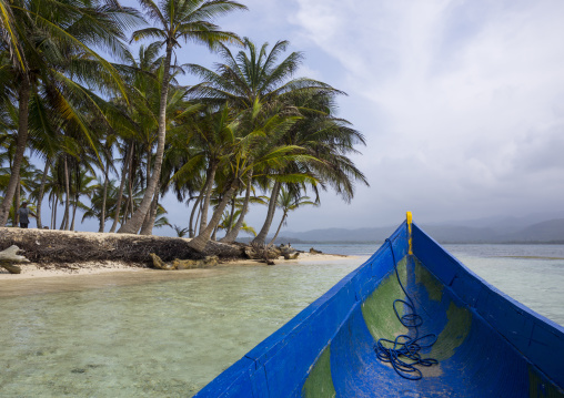 Panama, San Blas Islands, Mamitupu, Traditional Kuna Tribe Canoe
