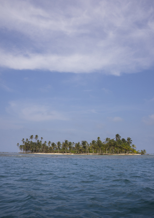 Panama, San Blas Islands, Mamitupu, Tropical Kuna Tribe Island In The Caribbean