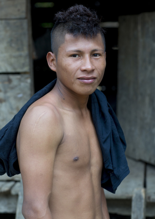 Panama, Darien Province, Puerta Lara, Wounaan Tribe Young Man
