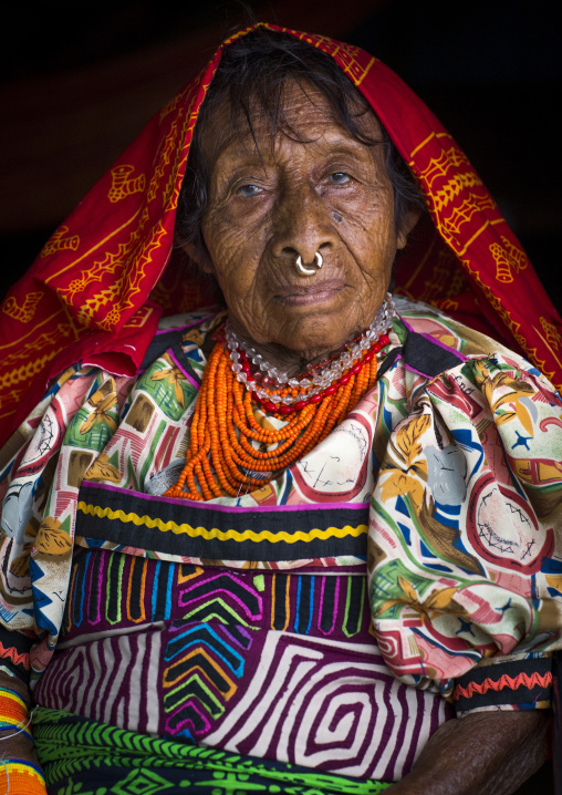 Panama, San Blas Islands, Mamitupu, Portrait Of An Old Kuna Tribe Woman