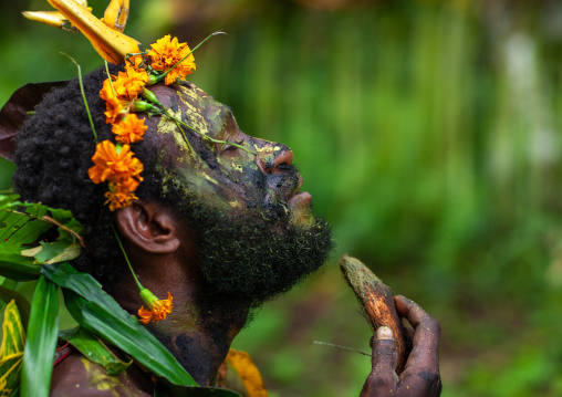 Portrait of a traditional witchdoctor in the jungle, New Ireland Province, Kavieng, Papua New Guinea