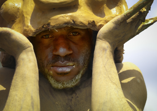 Mudman from Asaro during a sing-sing, Western Highlands Province, Mount Hagen, Papua New Guinea