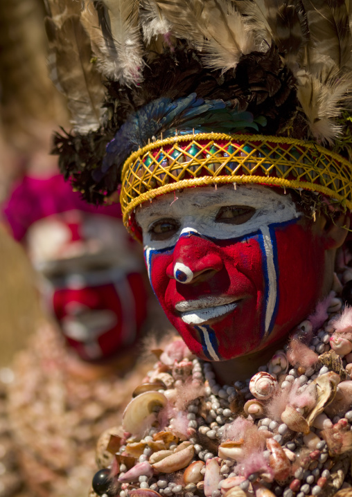 Highlander woman with traditional clothing during a sing-sing, Western Highlands Province, Mount Hagen, Papua New Guinea